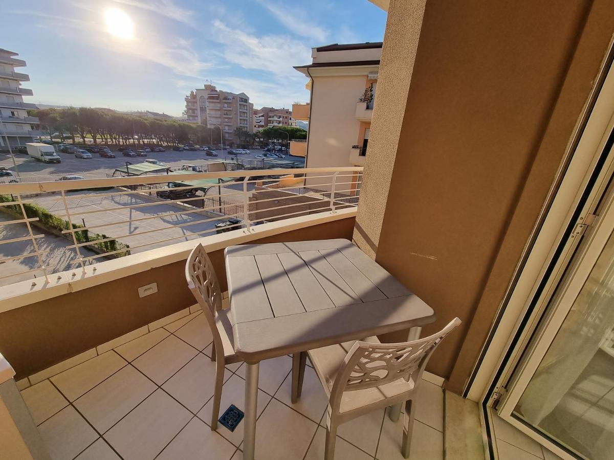Casamare Alba Adriatica Frontemare Apartman Kültér fotó