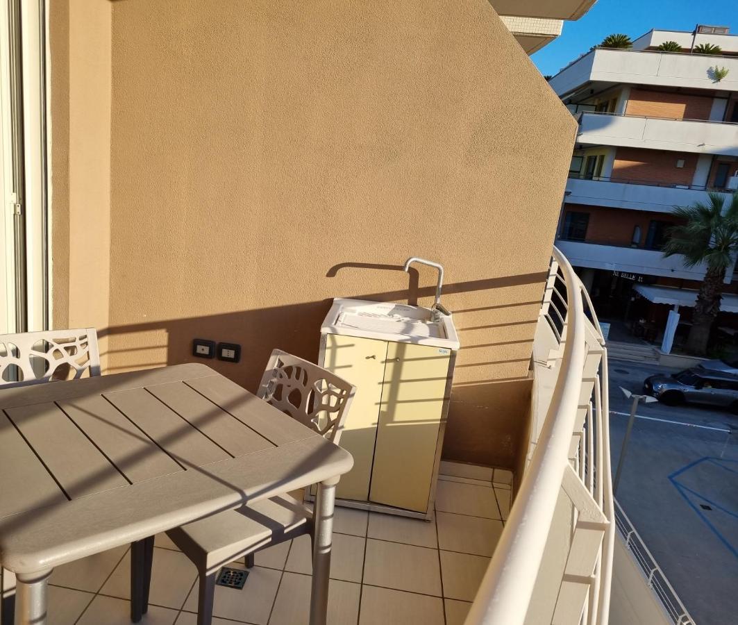 Casamare Alba Adriatica Frontemare Apartman Kültér fotó