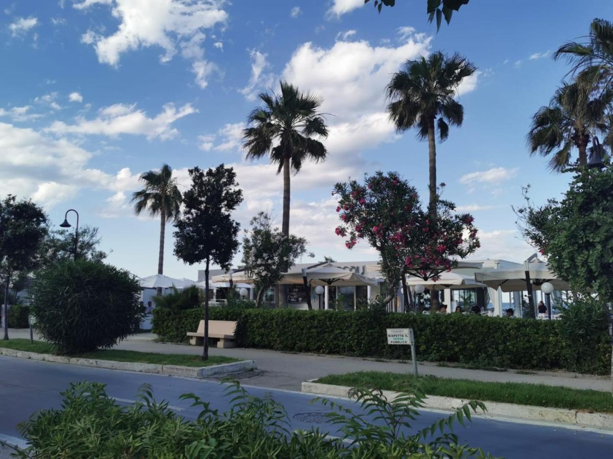 Casamare Alba Adriatica Frontemare Apartman Kültér fotó