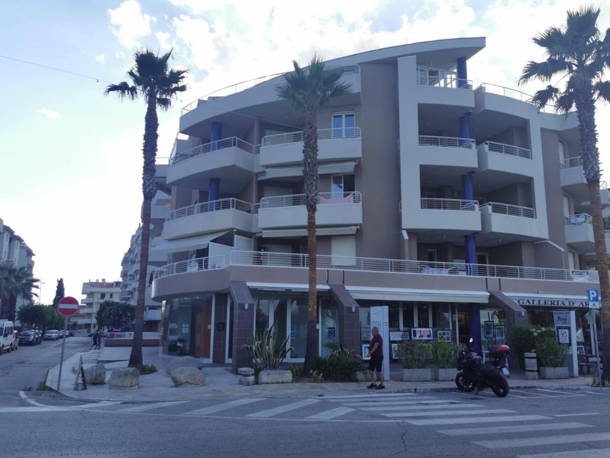 Casamare Alba Adriatica Frontemare Apartman Kültér fotó